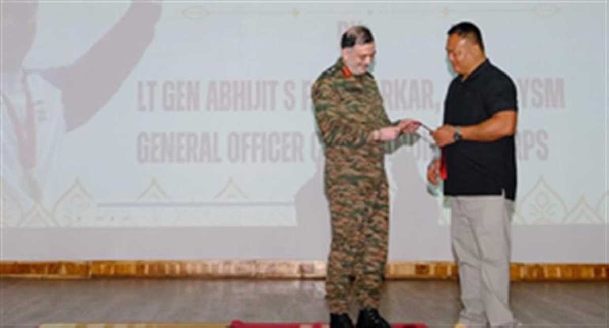 बंगाल : सेना की स्पीयर कोर ने नायब सूबेदार होकाटो सेमा को किया सम्मानित